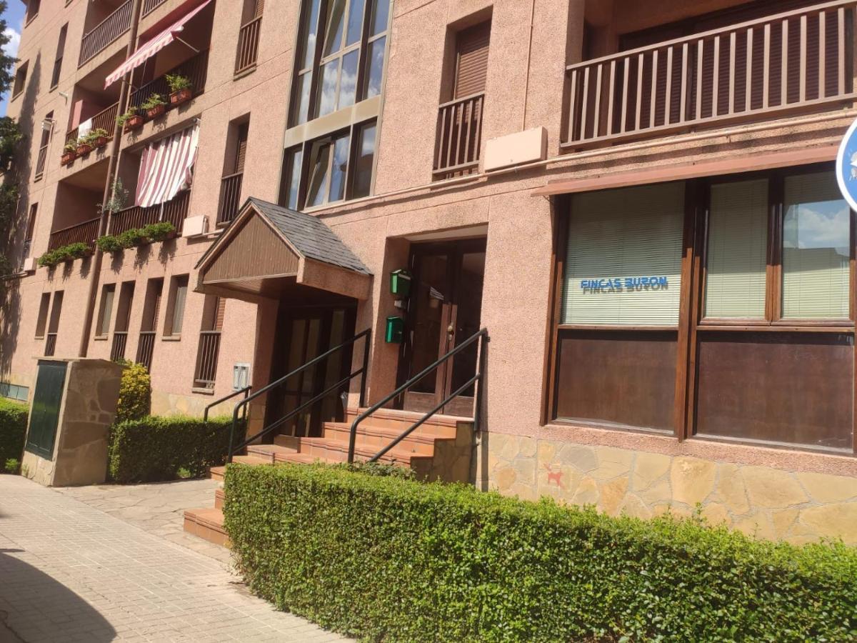 Apartamento D'Ousseau Jaca Zewnętrze zdjęcie